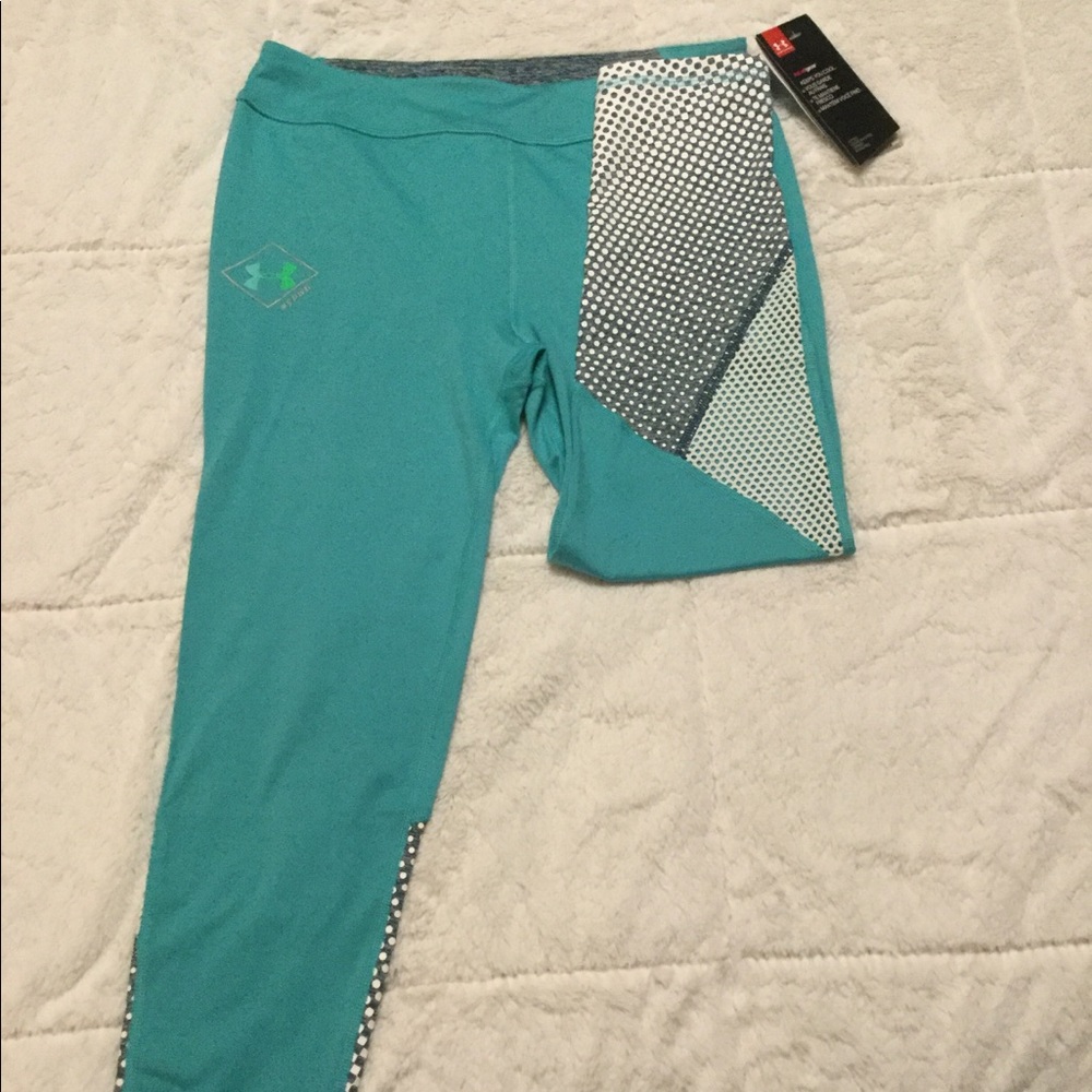 Girls fitted Under Armour bottoms